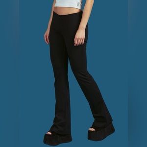 Unif black flare plant